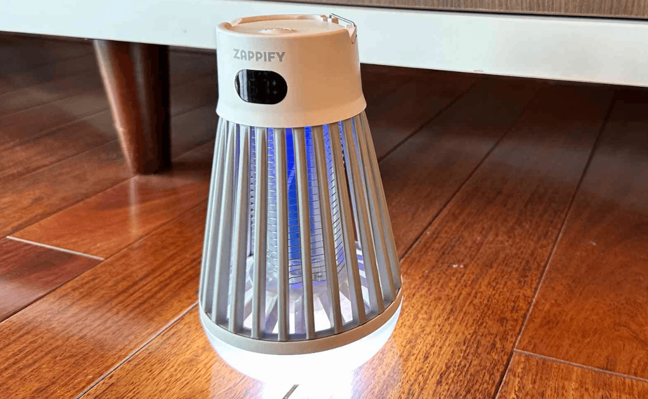 Zappify-Mosquito zapper uses a purple LED to attract and an electric coil to zap consumergifts