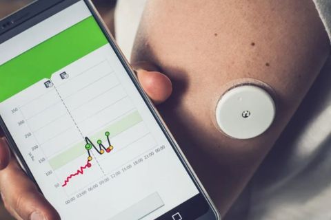 Doctor-Approved-This 24/7 Painless Blood Glucose Monitor Is As Accurate As Finger Pricks